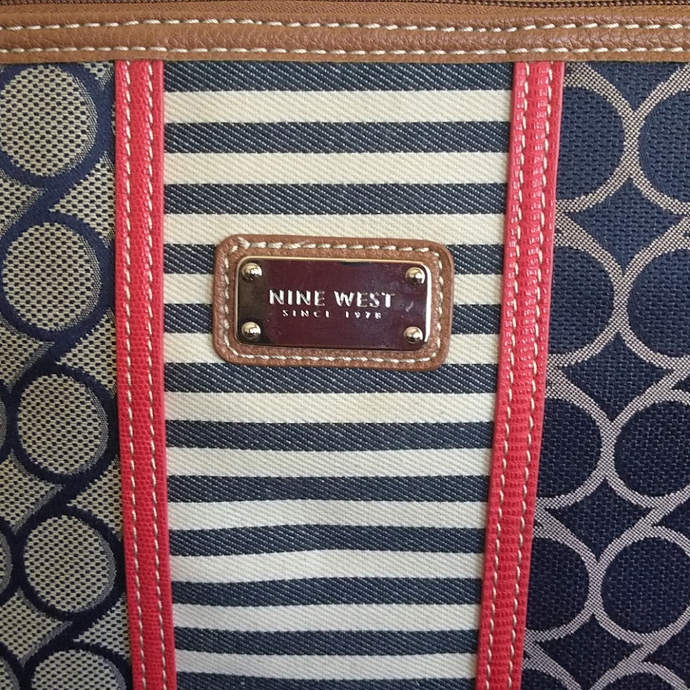 Nine West clutch bag. - Picture 6 of 7